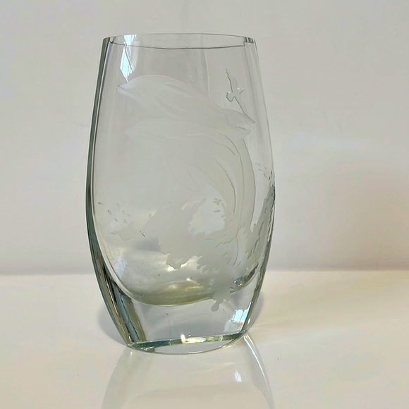 Dolphin Kyoto Crystal Vase - Picture 2 of 12